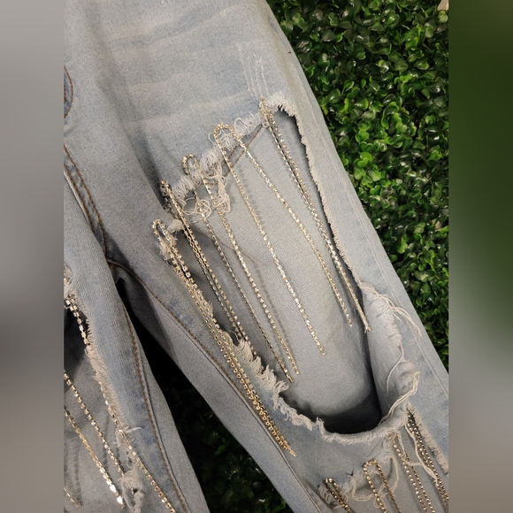 Hot & Delicious Denim Skinny Jeans Distressed Style - Picture 2 of 3